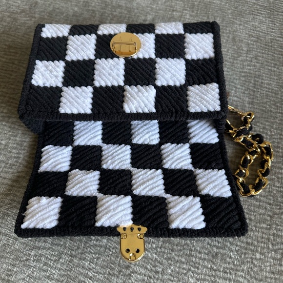 Handmade Plush Yarn Bag – Black & White Checkerboard - Picture 8 of 10